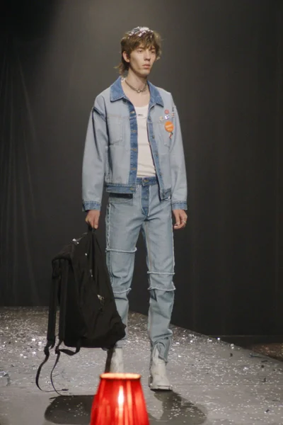 Look 4